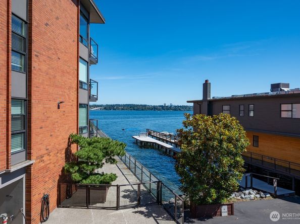 2360 43rd Avenue E 203, Seattle WA 98112