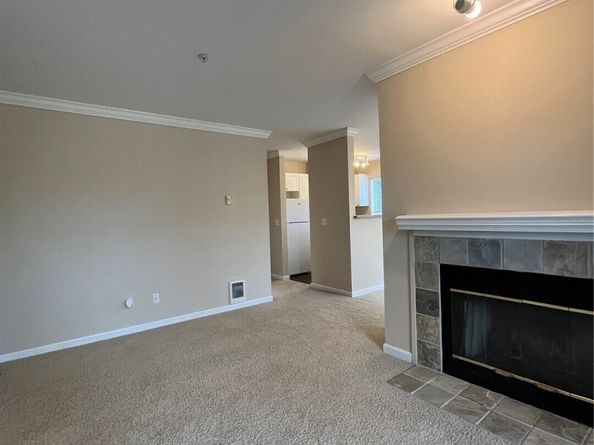 33020 10th Avenue SW 304, Federal Way WA 98023