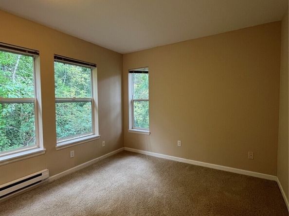 33020 10th Avenue SW 304, Federal Way WA 98023