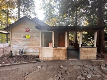 2117 E Phinney Bay Drive