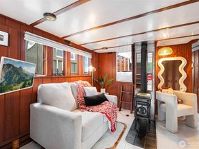 2143 N Northlake Way 34, Seattle WA 98103