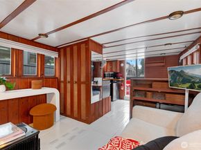 2143 N Northlake Way 34, Seattle WA 98103