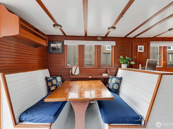 2143 N Northlake Way 34, Seattle WA 98103