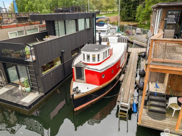 2143 N Northlake Way 34, Seattle WA 98103