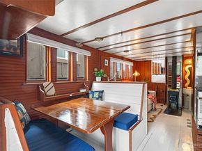 2143 N Northlake Way 34, Seattle WA 98103
