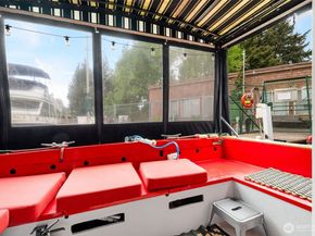 2143 N Northlake Way 34, Seattle WA 98103
