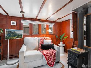 2143 N Northlake Way 34, Seattle WA 98103
