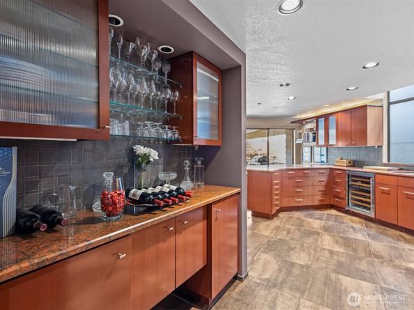5622 39th Avenue W, Seattle WA 98199