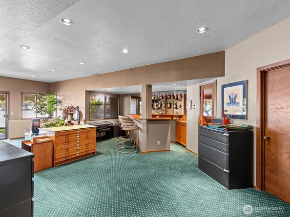 5622 39th Avenue W, Seattle WA 98199
