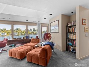 5622 39th Avenue W, Seattle WA 98199