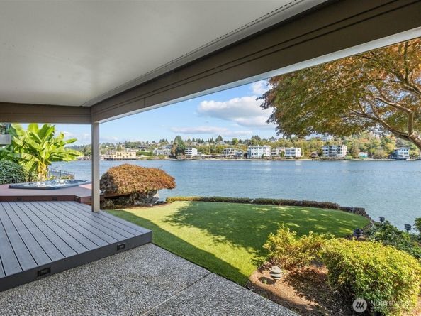 5622 39th Avenue W, Seattle WA 98199