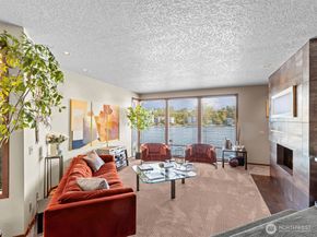 5622 39th Avenue W, Seattle WA 98199
