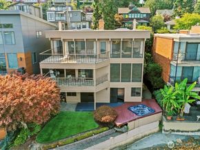 5622 39th Avenue W, Seattle WA 98199
