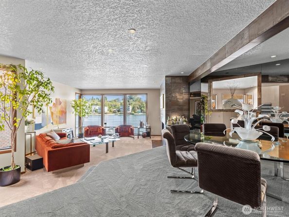 5622 39th Avenue W, Seattle WA 98199