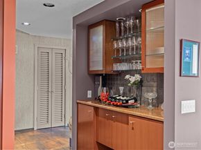 5622 39th Avenue W, Seattle WA 98199