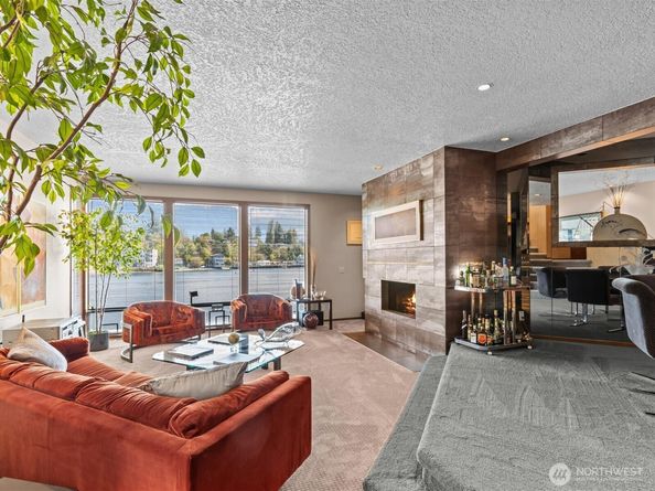 5622 39th Avenue W, Seattle WA 98199