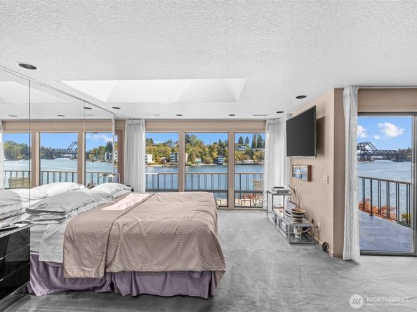 5622 39th Avenue W, Seattle WA 98199