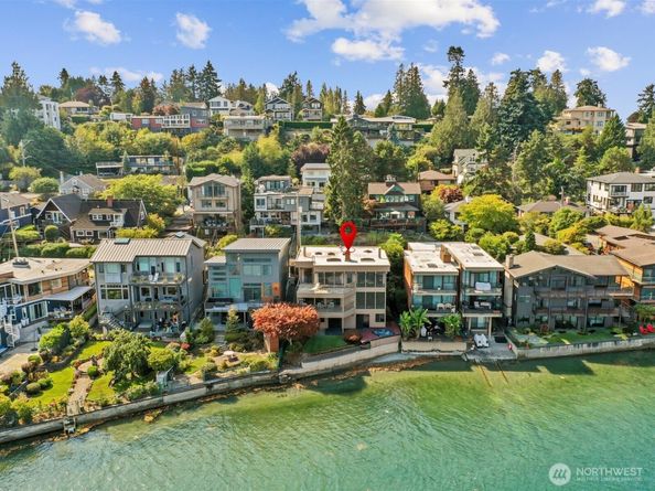 5622 39th Avenue W, Seattle WA 98199