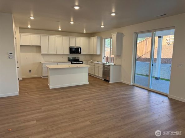 1960 NW Meadowview Drive 6, Poulsbo WA 98370