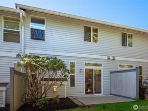 21502 50th Avenue W A3, Mountlake Terrace WA 98043
