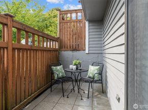 202 25th Avenue E D, Seattle WA 98112