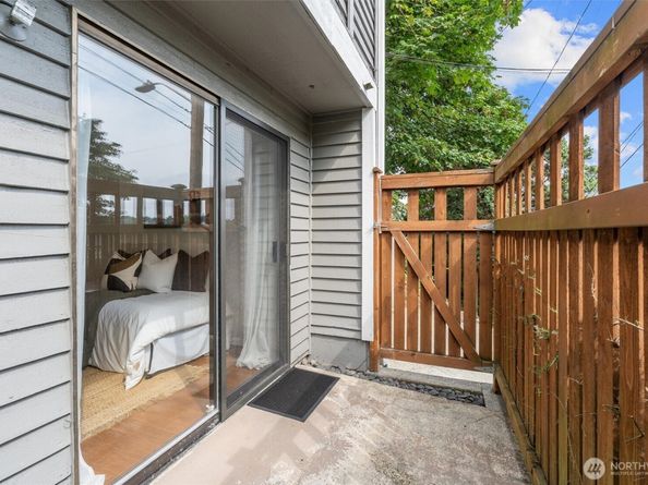 202 25th Avenue E D, Seattle WA 98112