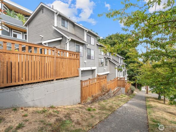 202 25th Avenue E D, Seattle WA 98112