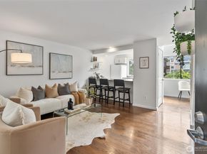 202 25th Avenue E D, Seattle WA 98112