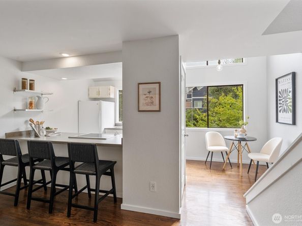 202 25th Avenue E D, Seattle WA 98112