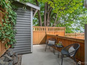 202 25th Avenue E D, Seattle WA 98112
