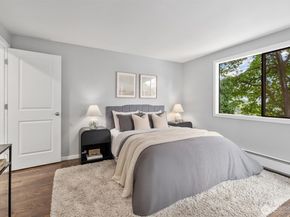 202 25th Avenue E D, Seattle WA 98112