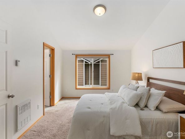 12047 33rd Avenue NE B, Seattle WA 98125