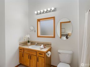 12047 33rd Avenue NE B, Seattle WA 98125