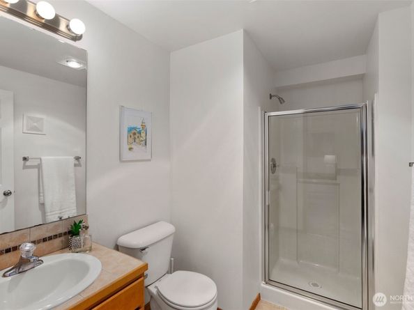 12047 33rd Avenue NE B, Seattle WA 98125