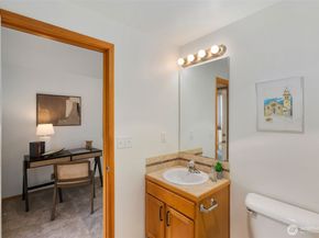 12047 33rd Avenue NE B, Seattle WA 98125