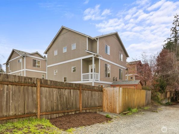 12047 33rd Avenue NE B, Seattle WA 98125