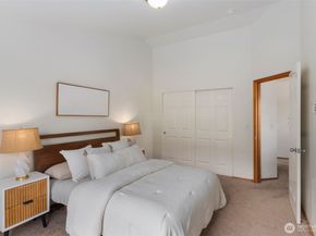 12047 33rd Avenue NE B, Seattle WA 98125