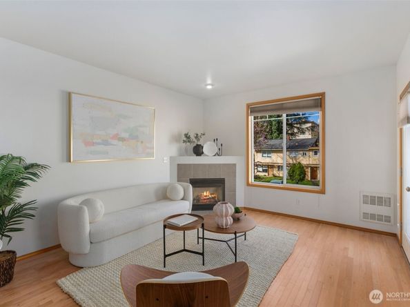 12047 33rd Avenue NE B, Seattle WA 98125