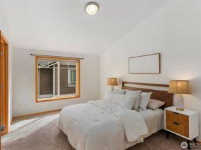 12047 33rd Avenue NE B, Seattle WA 98125