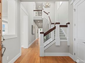 8246 W Mercer Way, Mercer Island WA 98040