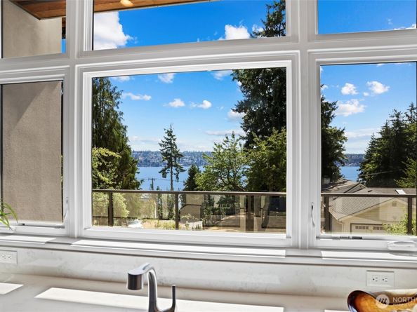 8246 W Mercer Way, Mercer Island WA 98040