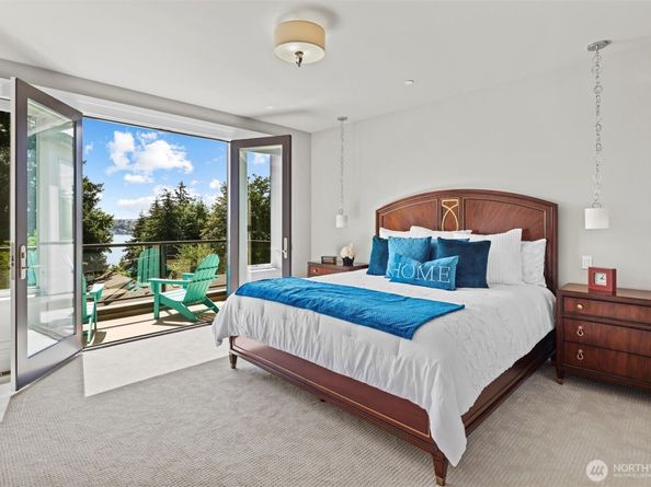 8246 W Mercer Way, Mercer Island WA 98040