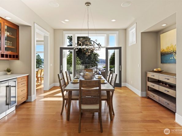 8246 W Mercer Way, Mercer Island WA 98040