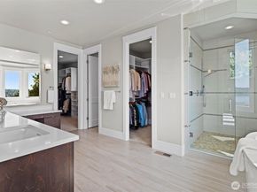 8246 W Mercer Way, Mercer Island WA 98040