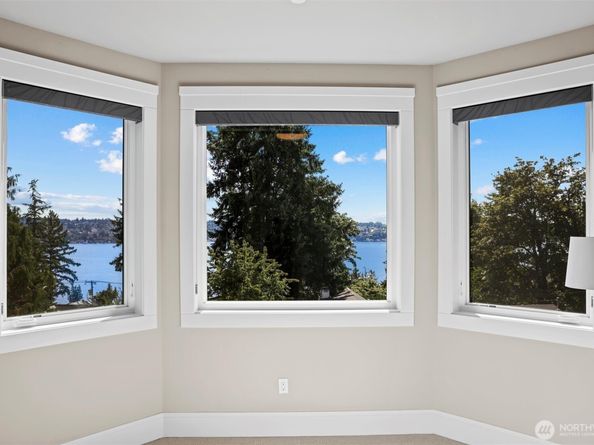 8246 W Mercer Way, Mercer Island WA 98040