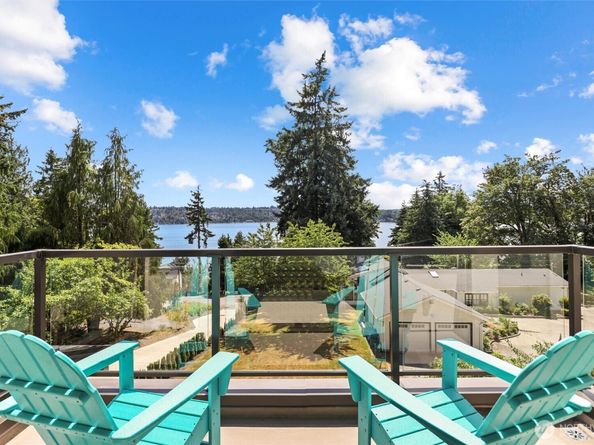 8246 W Mercer Way, Mercer Island WA 98040