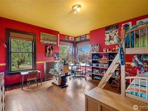 1602 Rucker Ave, Everett WA 98201