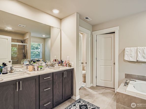 28240 33rd Place S 3, Auburn WA 98001