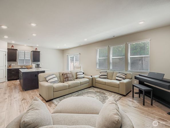 28240 33rd Place S 3, Auburn WA 98001