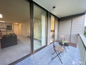 6051 137th Avenue NE 336, Redmond WA 98052
